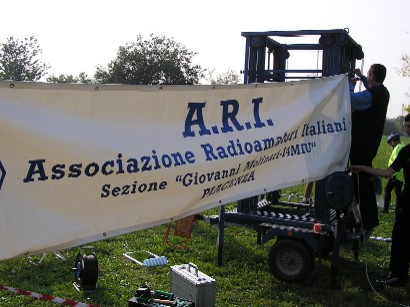 striscione.jpg (42810 byte)